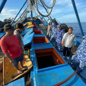 httpsvtvvnphap-luatbat-tau-cho-70000-lit-dau-do-khong-ro-nguon-goc-20250427100730836htm